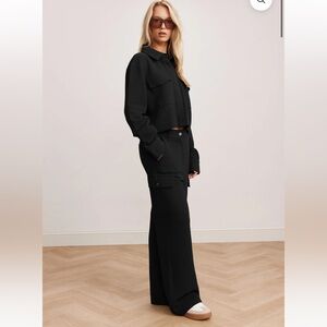 LUNE ACTIVE Set Moon Classic Short Blouse and Cargo pants black size small